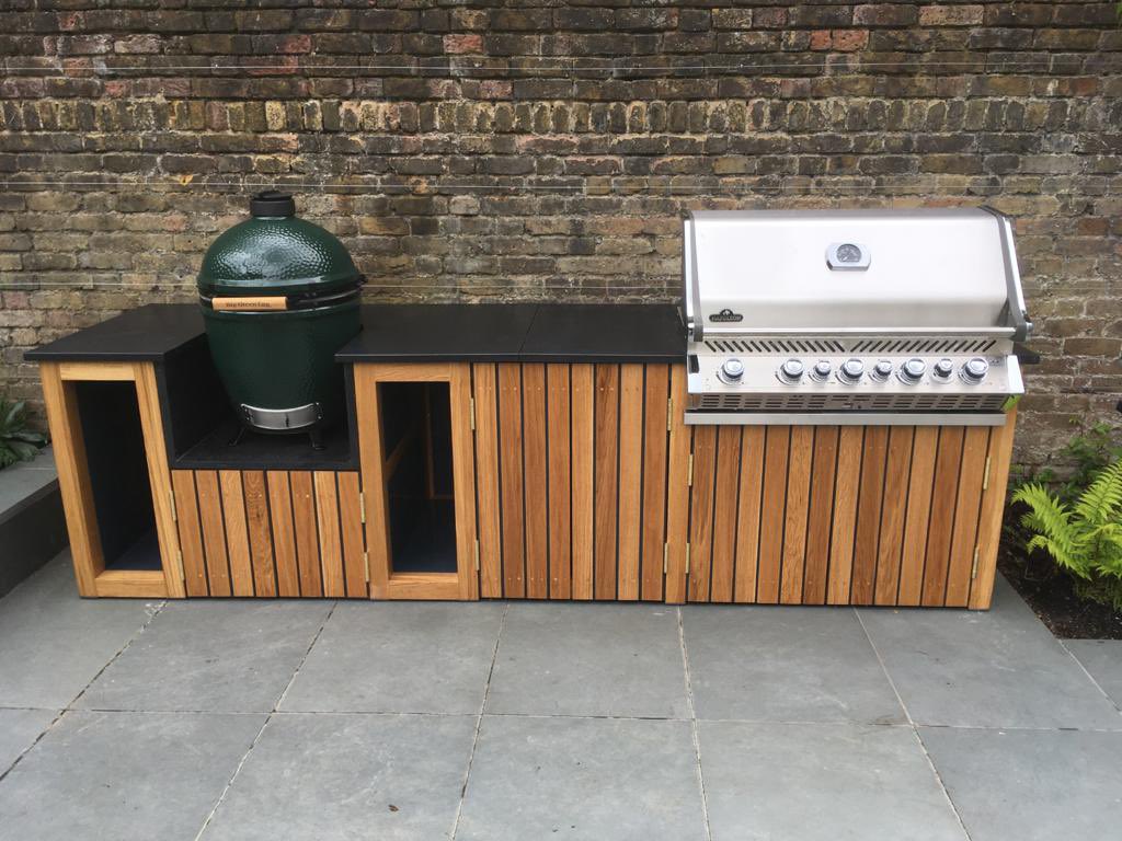 Stoneform_UK's tweet photo. Outdoor kitchen with Glass Reinforced Concrete worktop and supports in black #GRC/#GFRC #Countertops #GRCA @Stoneform_UK @SolidSoulDesig1 #outdoordining https://t.co/kWw9ivBFgE