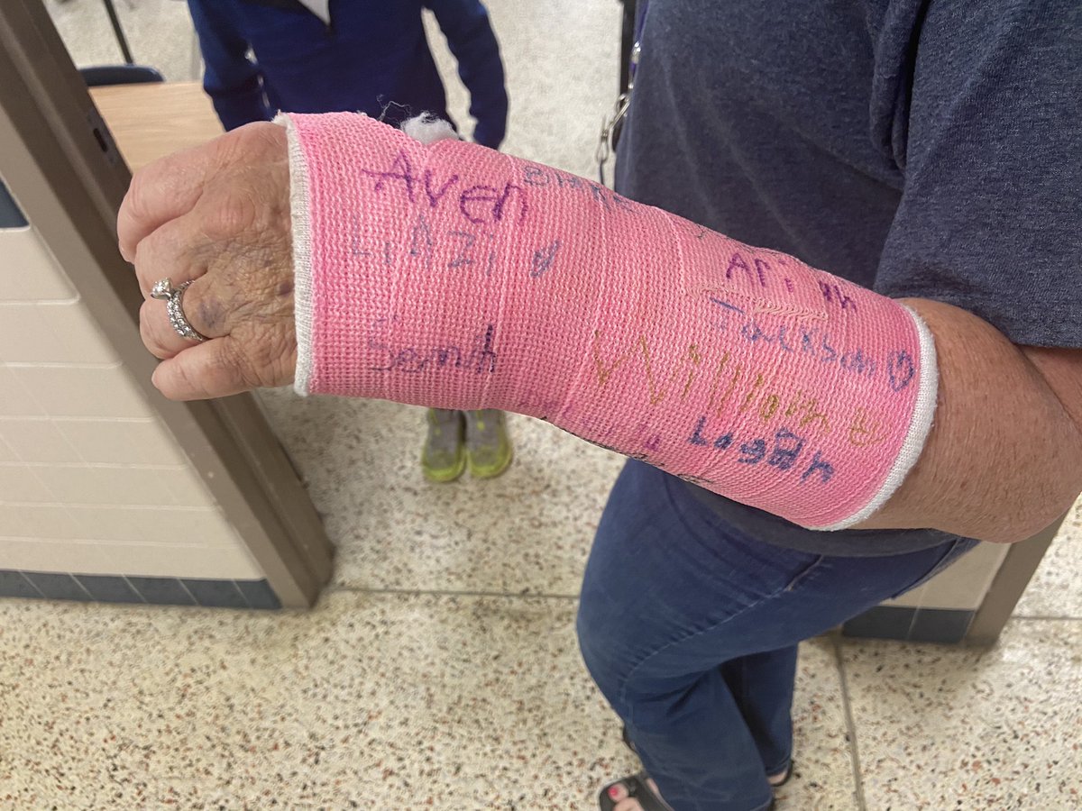 When you tech first grade and you break your arm, your students show you love by signing your cast. We hope you heal quickly <a href="/VBTeachrJCole/">Julie Cole</a>