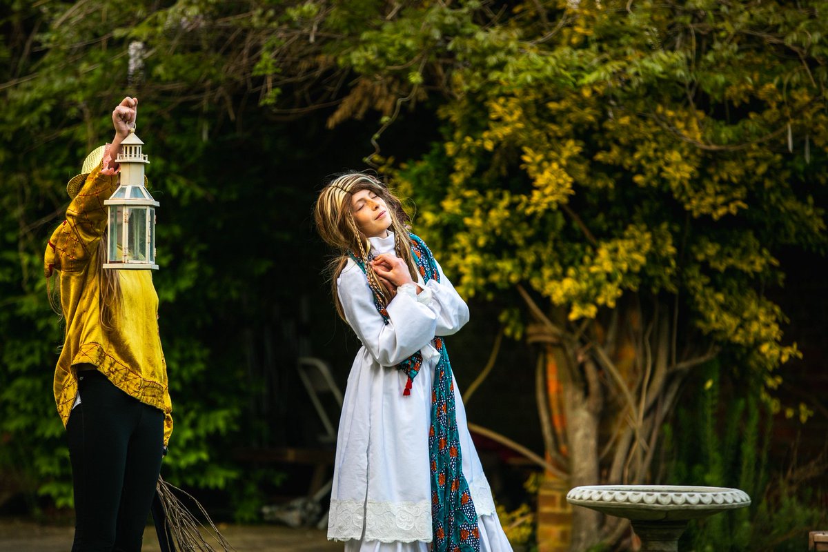 WellingtonUK's tweet photo. It was a pleasure to welcome pupils and parents back to The Lodge for Shakespeare in the Master's Garden last night! Wonderful performances all round with some eye-catching costumes featured too... 👏  🎭 https://t.co/0Lr4I62QZg