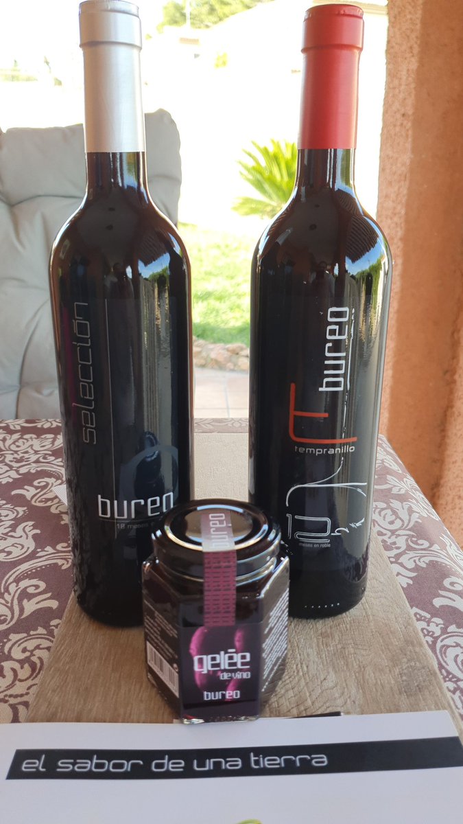 Agradecer a #BodegasOteroVaquera  por estos vinos de tierra Extremeña que seguro harán la delicia de más de uno..