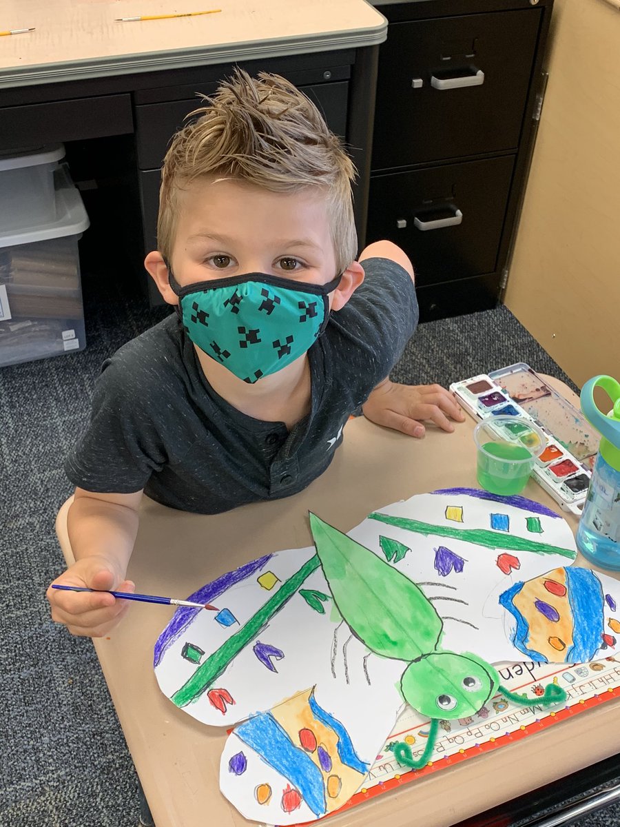 KeeleeAhlgren's tweet photo. These kindergarten artists had fun  watercoloring their symmetrical butterflies this week! #pawpride 
@ctlbulldogs
 #osd135 https://t.co/Vzbvozw0NX