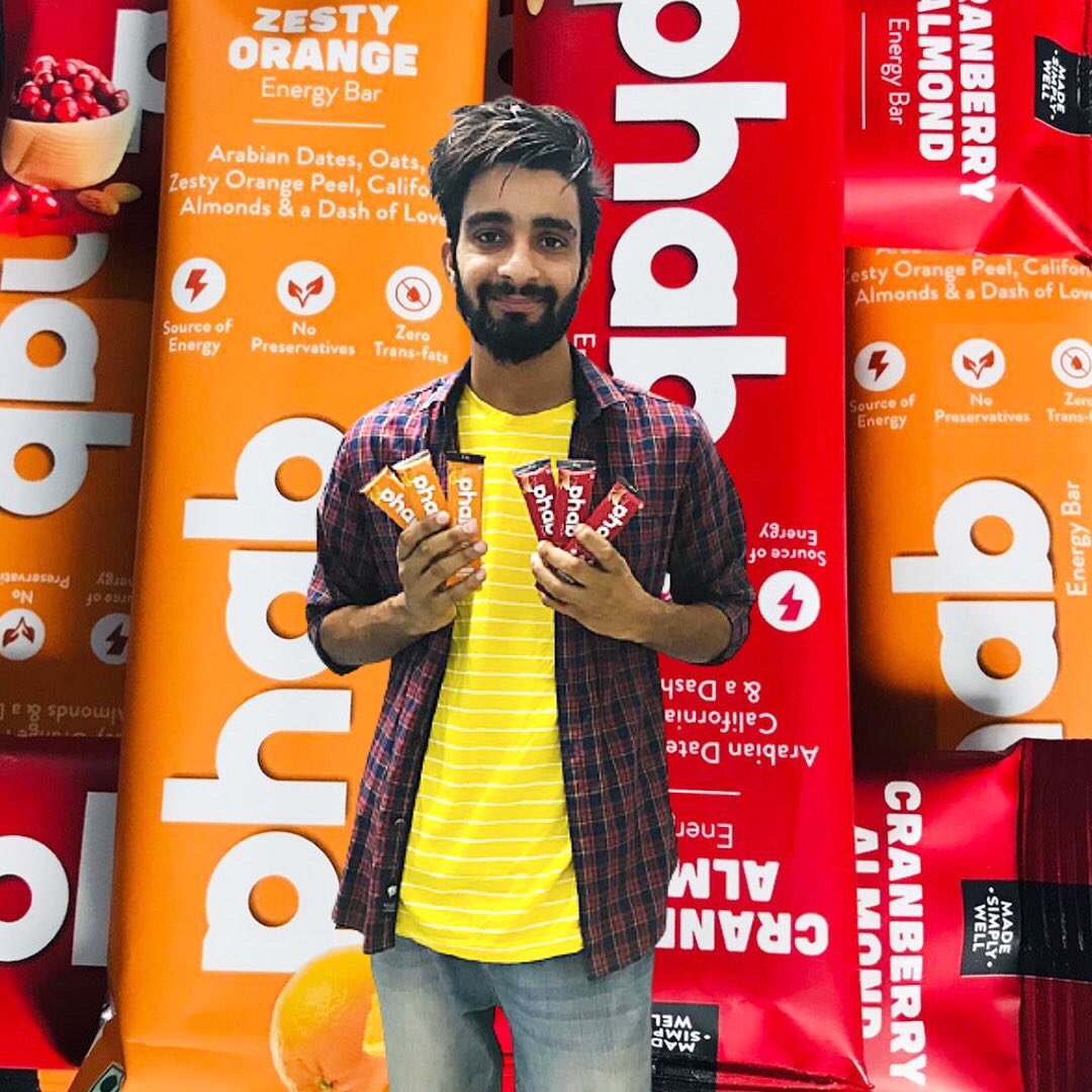 ivkydadu's tweet photo. I'm thankful to @getphab for sending accross this hamper..

#foodalleyindia #getphab #proteinbars #energybar #zestyorange #cranberry #healtysnack #eathealthy #glutenfreefood #healthyliving #stayhealthyandfit #instagood #healthydiet #eatgoodfood #quickbite #healthybites https://t.co/Ep6Zc4JJhC