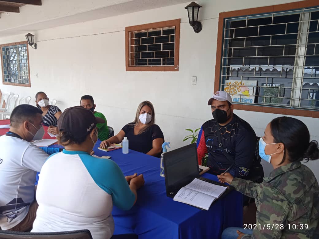 MariaVallenil15's tweet photo. Gob @_LaAvanzadora En reunión  @FsmMonagas @svgmonagas Para la Caracterización de los Patriotas, de  puntos y Circulos de las BMS del Estado con alguna patología para ser operados gracias al Gobierno Revolucionario de nuestro Presidente @NicolasMaduro @MervinMaldonad0 @dcabellor https://t.co/AmdkMh3zYA