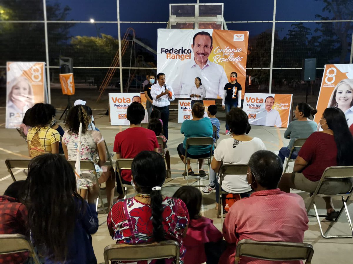 Nuestro proyecto de gobierno avanza a la victoria, lo sentimos en el respaldo de la gente.
Nos reunimos con las y los habitantes de Cardona, escucharon nuestro Plan de Gobierno Municipal y saben que trabajaremos para solucionar sus problemáticas.

#VotaFedericoRangel