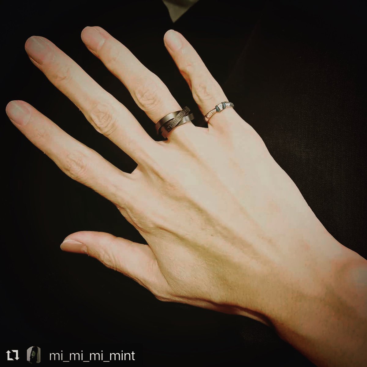 syte_etys's tweet photo. #Repost @mi_mi_mi_mint with @make_repost
・・・
Ring
★logo Trinity ring
#syte
#yohjiyamamoto
#jamhomemade
#theshopyohjiyamamoto
#yohjiyamamotopourhomme #gothic
#ys
#山本耀司 #ヨウジヤマモト
#︎ring #Trinityring
#streetsnapp #fashionPhotography #fashionsnap #modefashion https://t.co/HixuTBcrsr