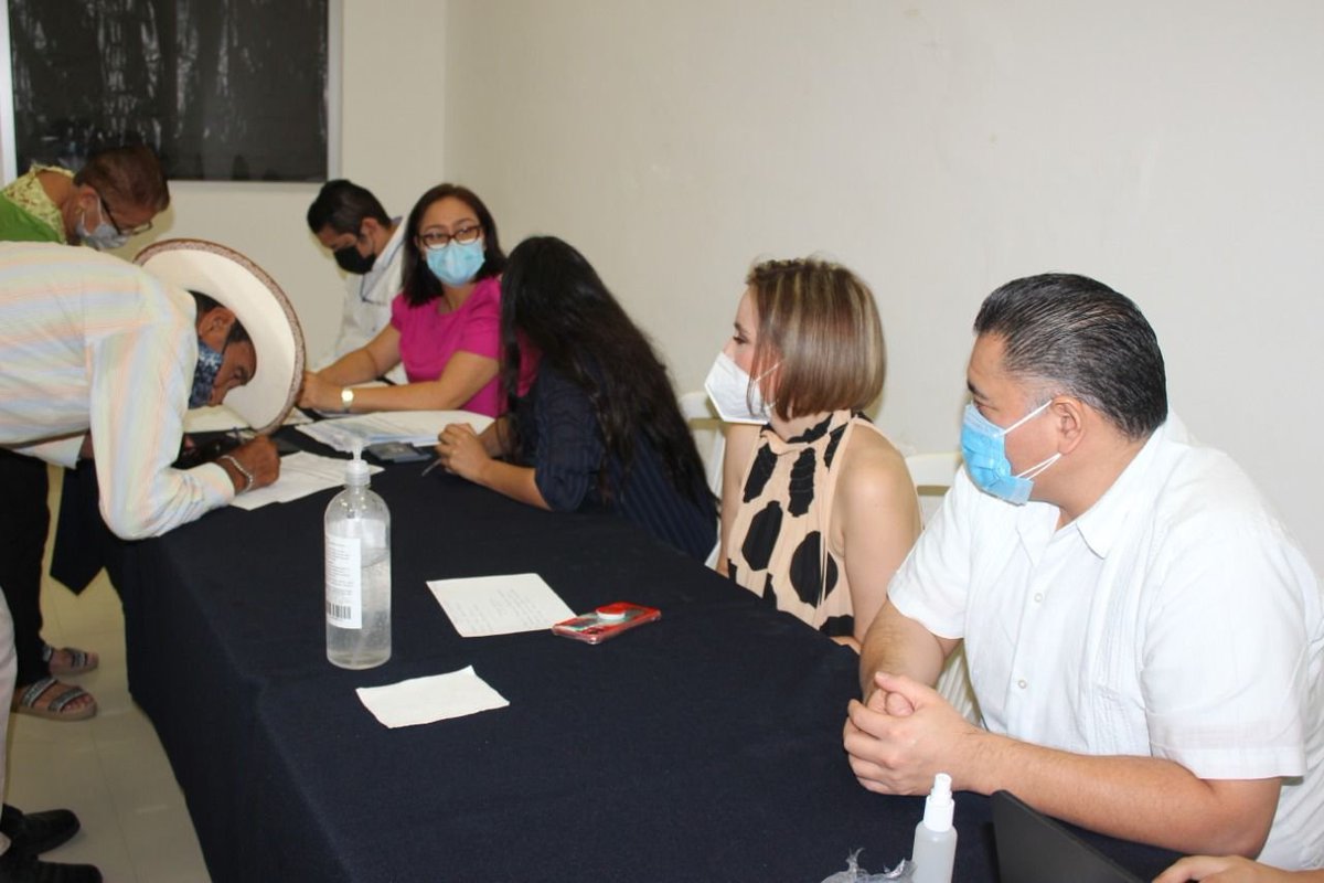 TE_TABASCO's tweet photo. #JusticiaAbierta | La Magistrada @magochaea y el Juez Instructor @ArmandoXavier16, atendieron una diligencia, correspondiente al incidente 03/2021, derivados de los expedientes TET-JDC-18/2020-III, TET-JDC-20/2020-III, TET-JDC-33/2020-III y TET-JDC-34/2020-III. https://t.co/CyNLKZmHck