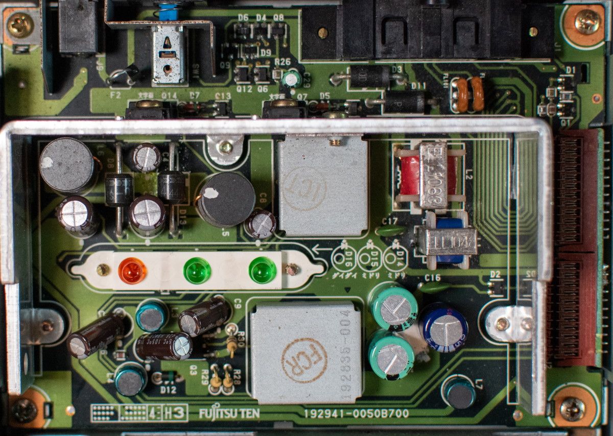 retrostuff_org's tweet photo. What's inside the FM Towns Car Marty? Little time bombs (leaking capacitors and 14250 lithium cells) #fmtownscarmarty #fmtowns #carmarty #fmtownsmarty #fujitsuten #fujitsu #retrostuff https://t.co/5HsBTFC702