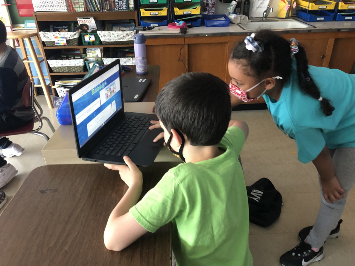 WH_Cornwell's tweet photo. Scavenger Hunt to end our #Habitsofmind  kick-off! 
@whufsdrams #RamFam #RamPride #RamResolve #thinkingflexibly #metacognition #Strivingforaccuracy #questioningandproblemposing https://t.co/29aIXejohQ