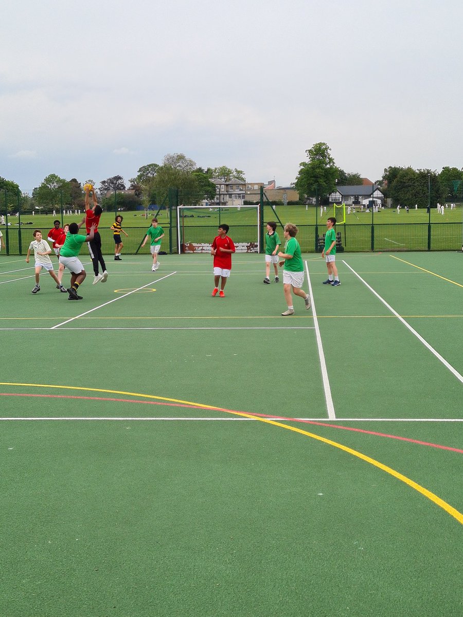 LivingstoneEC's tweet photo. Superb field and team events this afternoon in Yr 8 Sports Day! Well done to the Greens who won the team Softball event! 3rd place overall was an excellent effort and consolidates our place at the top of the @ElthamHouseComp with just 1 Half Term to go...! #greenarmy https://t.co/iXXhOTS9fT