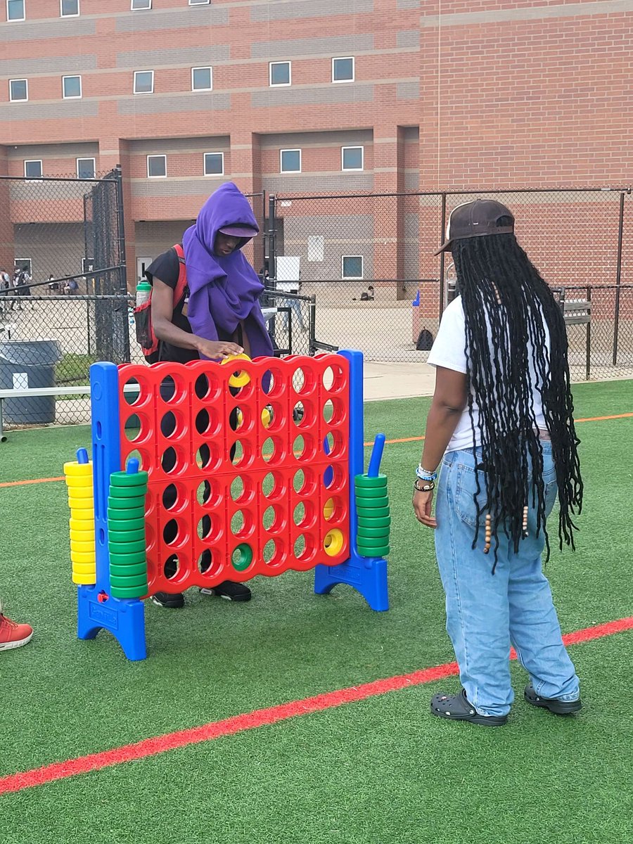 Robin L Wheeler (@mswheeler_rmhs) on Twitter photo Our Friday Lunch Yard Game Day was super fun! Weโll see you next Friday, ๐A Week Rockets๐ Thanks to Aryn Wheeler for helping organize and set up! Our Friday Lunch Yard Game Day was super fun! Weโll see you next Friday, ๐A Week Rockets๐ Thanks to Aryn Wheeler for helping organize and set up!
