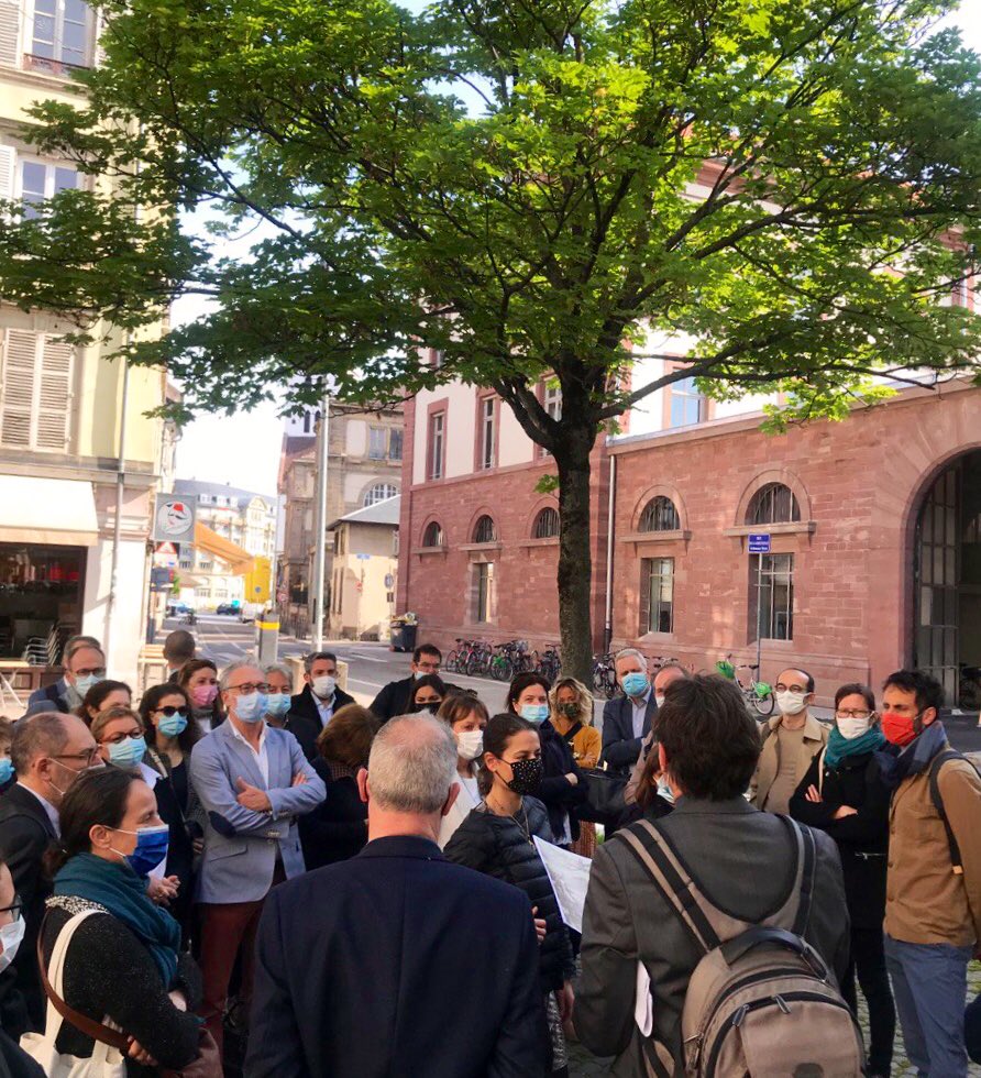 fabienne_keller's tweet photo. Très heureuse de rencontrer les auditeurs du Cycle des Hautes Etudes de la #Culture, présents pour 3 jours à #Strasbourg. Découverte ce matin du projet autour de la Manufacture des Tabacs et la Haute École des Arts du Rhin. Strasbourg, capitale européenne et culturelle! #CHEC https://t.co/sy1KvEJy9n