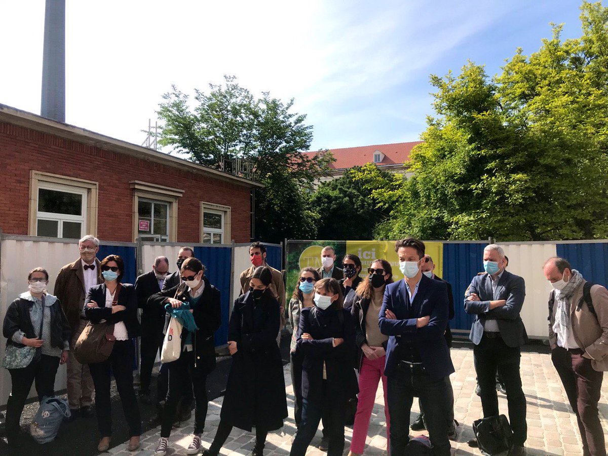 fabienne_keller's tweet photo. Très heureuse de rencontrer les auditeurs du Cycle des Hautes Etudes de la #Culture, présents pour 3 jours à #Strasbourg. Découverte ce matin du projet autour de la Manufacture des Tabacs et la Haute École des Arts du Rhin. Strasbourg, capitale européenne et culturelle! #CHEC https://t.co/sy1KvEJy9n