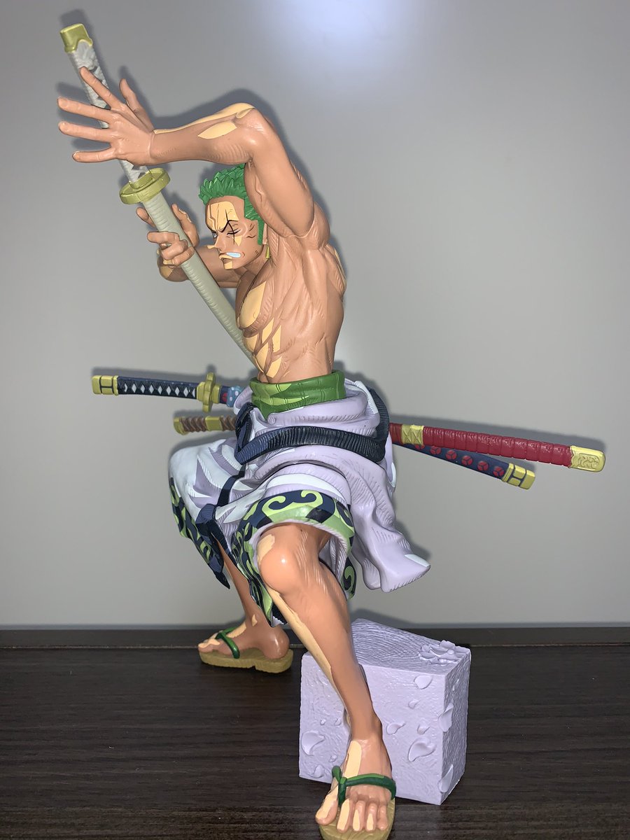 けんさん Smspゾロ引いてきました やっぱり2次元カッコいいね ディテールも細かくて大満足です アミューズメント 一番くじ ワンピース Bwfc 造形王頂上決戦3 Smsp Smspゾロ アミューズメント一番くじ D賞