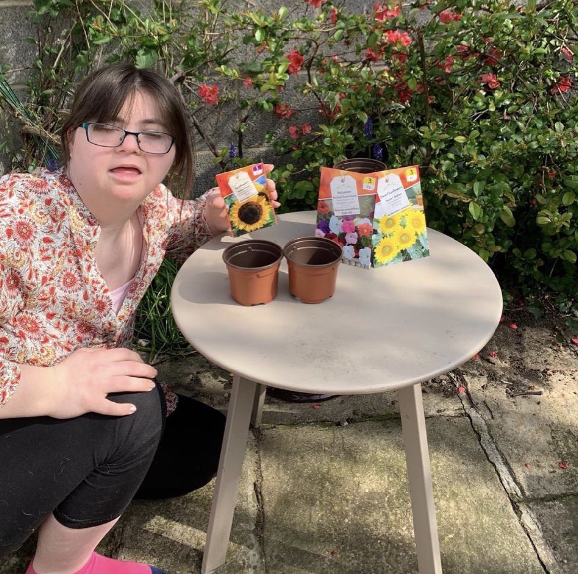TogetherAcademy's tweet photo. Laura setting up for our garden master class. Laura is definitely bringing us the sun this weekend. Thanks Laura!
#inclusion #togetheracademy #gardening https://t.co/IyqnR4JPEg