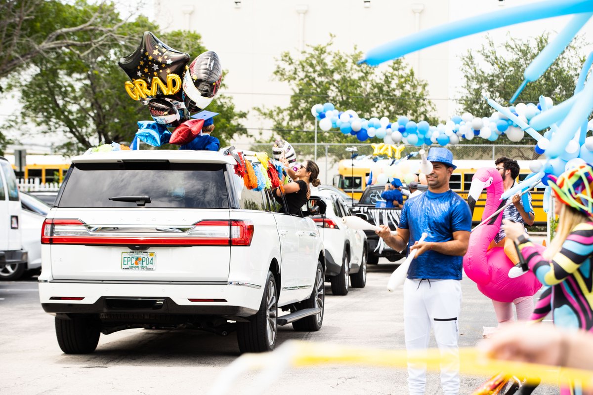 GulliverPrep_'s tweet photo. Oh the places you will go! Congratulations to our youngest graduates, you are going to love all the new adventures to come in Lower School! View photos from the SK Parade and Graduation Ceremony at https://t.co/pkfOwYqtBv. #GulliverPride https://t.co/I7fbZ0mmyF