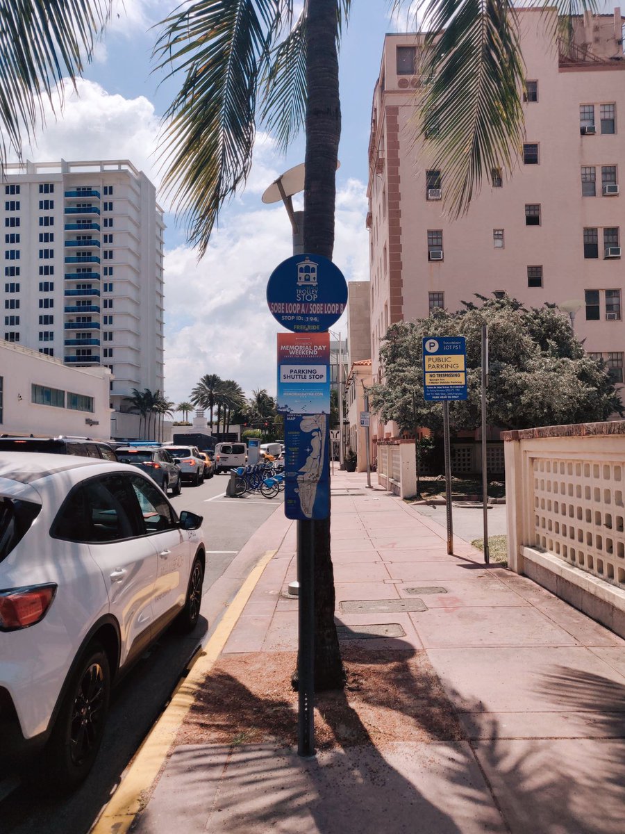 MiamiBeachNews's tweet photo. #ICYMI we’re providing specially marked Trolleys & Freebees to/from 6 parking locations this weekend. Look for the special shuttle signs prior to boarding!
View the "Free Parking Shuttles" tab at https://t.co/esEU3758u7 for more info #MBTrolley #HyundaiAirAndSeaShow 🚎🌴 https://t.co/hu3DH9P9aL