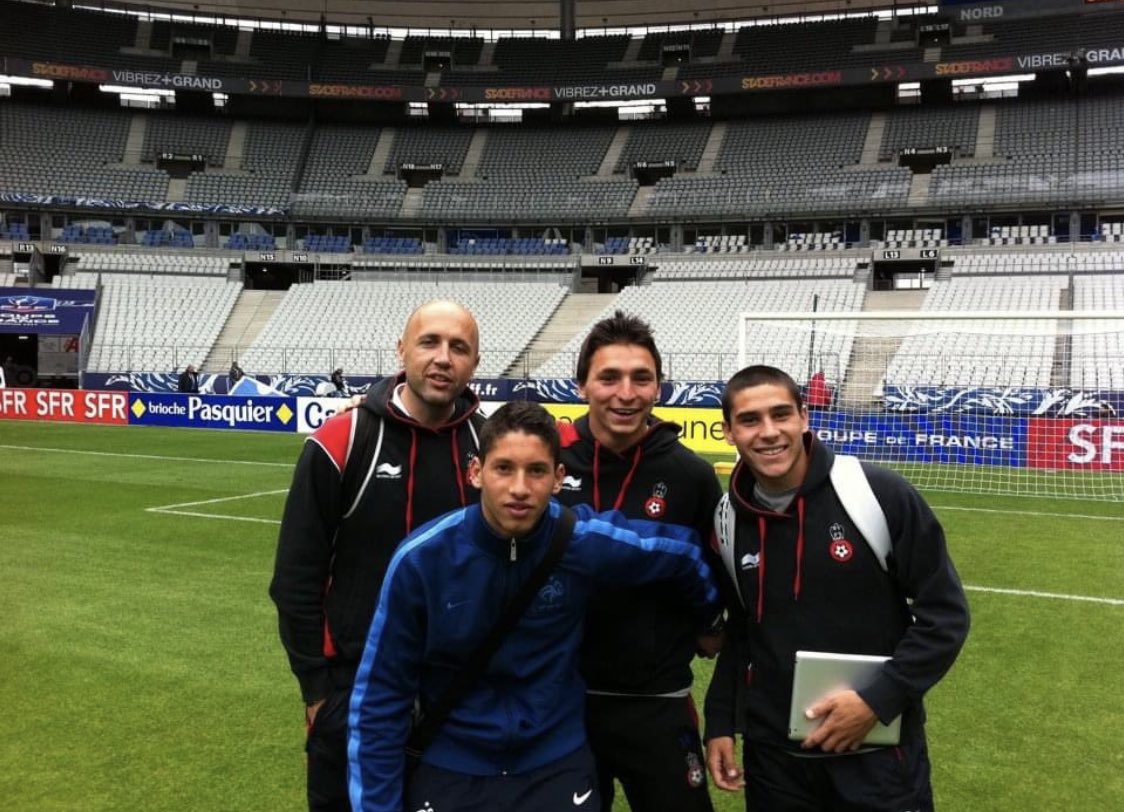 naninho06's tweet photo. 👋 Yoan #Cardinale va donc quitter le club après ➕ de 11 ans passés au sein du #Gym 😢

Cardi’ aura tout connu ici à #Nice, de la Gambardella à une formidable 3ème place qui restera dans les mémoires ! 🙌

Merci pour tout et bonne continuation ! 🤝❤️

#OGCNice https://t.co/i0xrfMtmRY