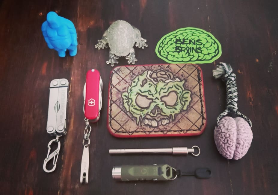 26kamui's tweet image. #luckyfatman #jumpingbrain #bensbrains #victorinox #leatherman #tecaccessories #rovyvon #everydaycarry . . .