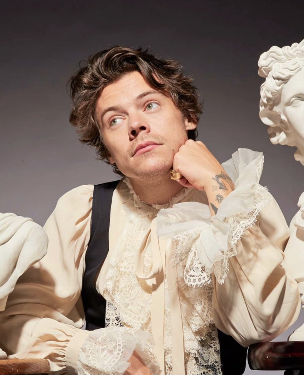 HarryStyles_002's tweet photo. I vote #HarryStyles as  #100MostHandsomeMen2021
I mean just look at him wow🥵 https://t.co/zlayJQqj5t