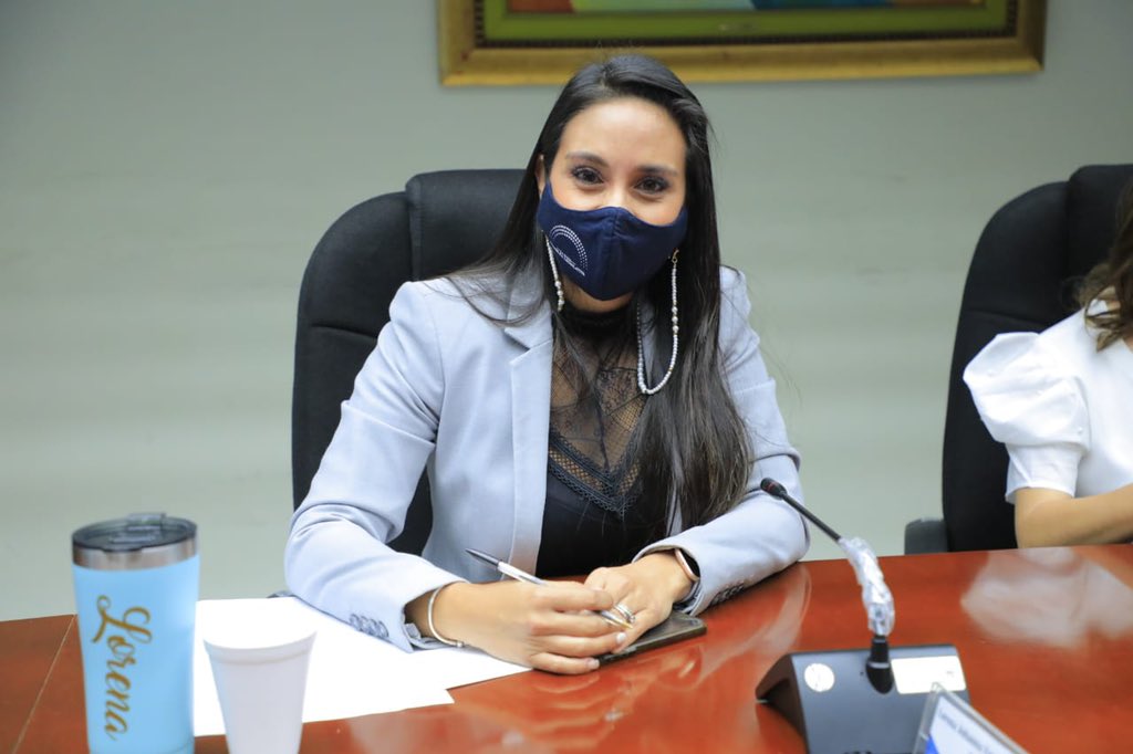 BancadaCyan's tweet photo. #MujerEIgualdad | Inicia la sesión de trabajo de la comisión. Se recibe como invitadas a la Ministra de @DesarrolloSV, @MariaChichilco, y a la Directora Ejecutiva del @ISDEMU, Licda. Maria Lilian López. 
¡Nuestra #BancadaCyan legislará a favor de los derechos de las mujeres! 😁🙌🏻 https://t.co/PkzjCYC3Xb