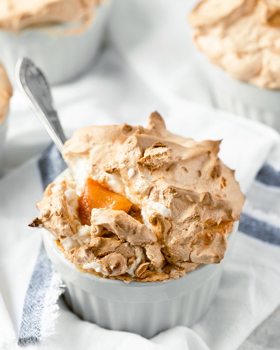 Fancy making something super scrumptious this weekend? Here’s my Toffee Apple Meringue’s - one I’m so confident on that I reckon even the wonderful <a href="/Nigella_Lawson/">Nigella Lawson</a> would love! Recipe: instagram.com/p/CPbGmpKlBLh/…