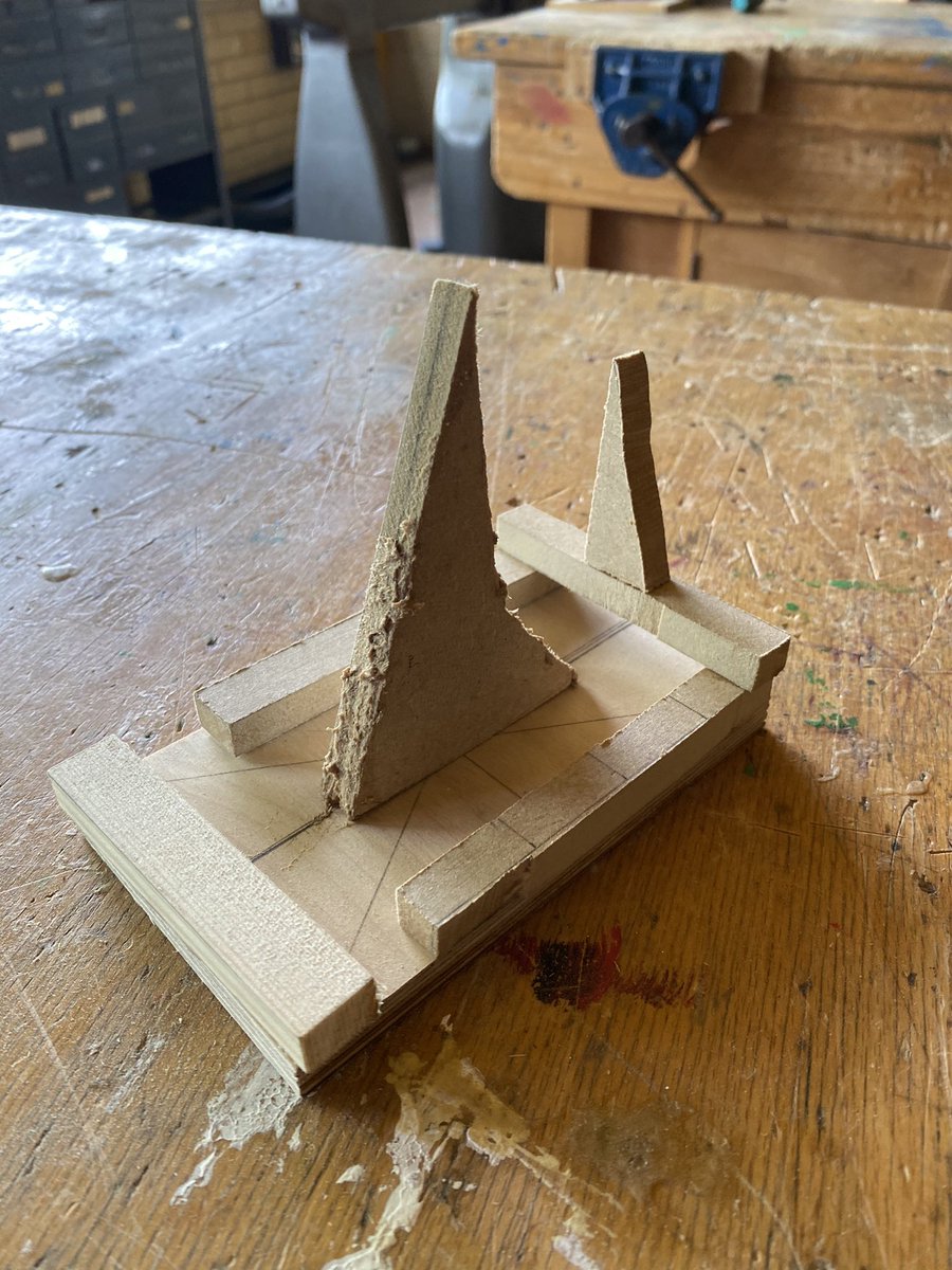 iwatcharee's tweet photo. Y7 phone stand project. https://t.co/2hkhgObABu
