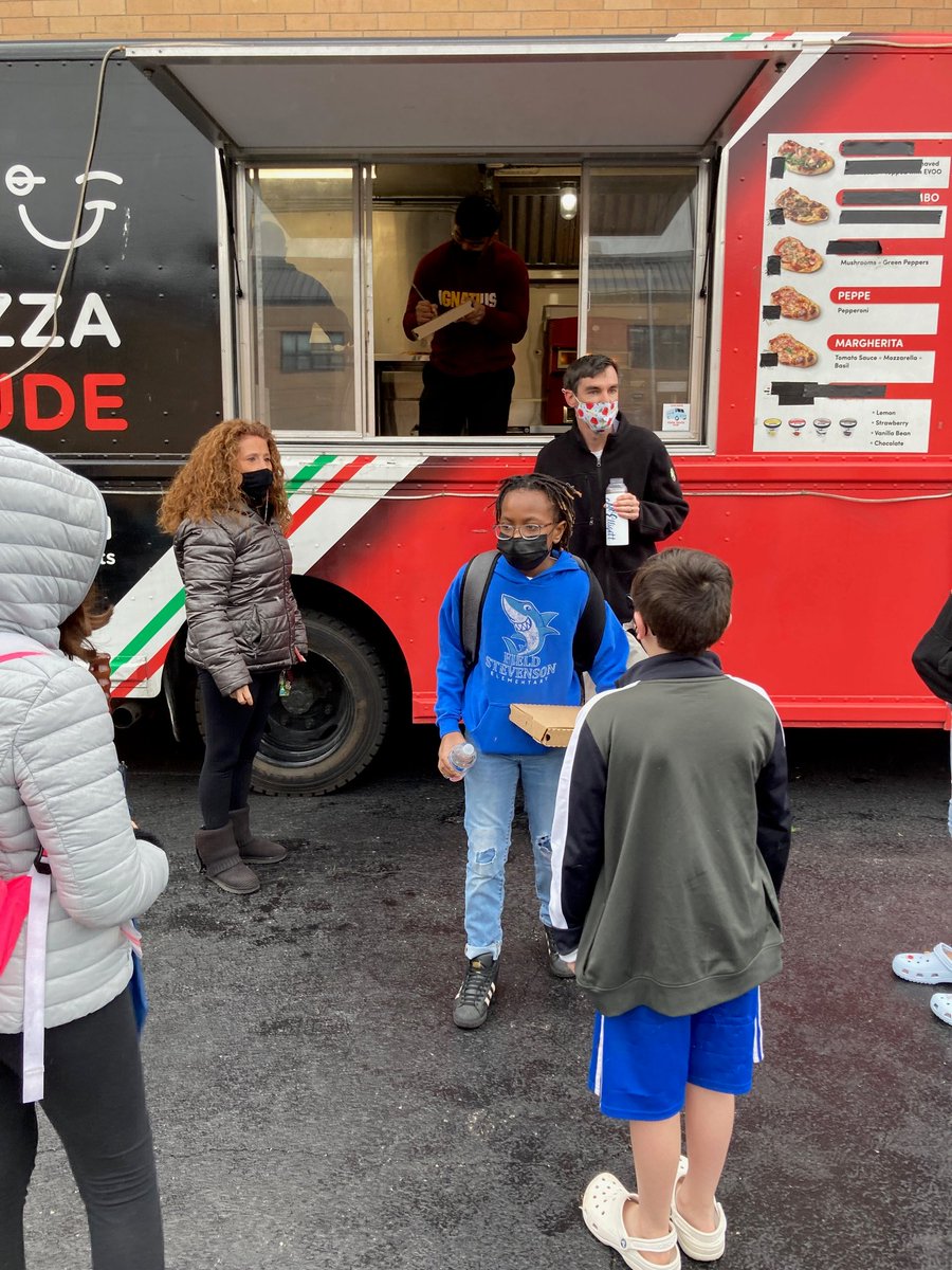 FieldStevenson's tweet photo. Enjoying the PBIS pizza celebration this afternoon! Have a great Memorial Day! #sharkstogether https://t.co/IuFgTvKiju