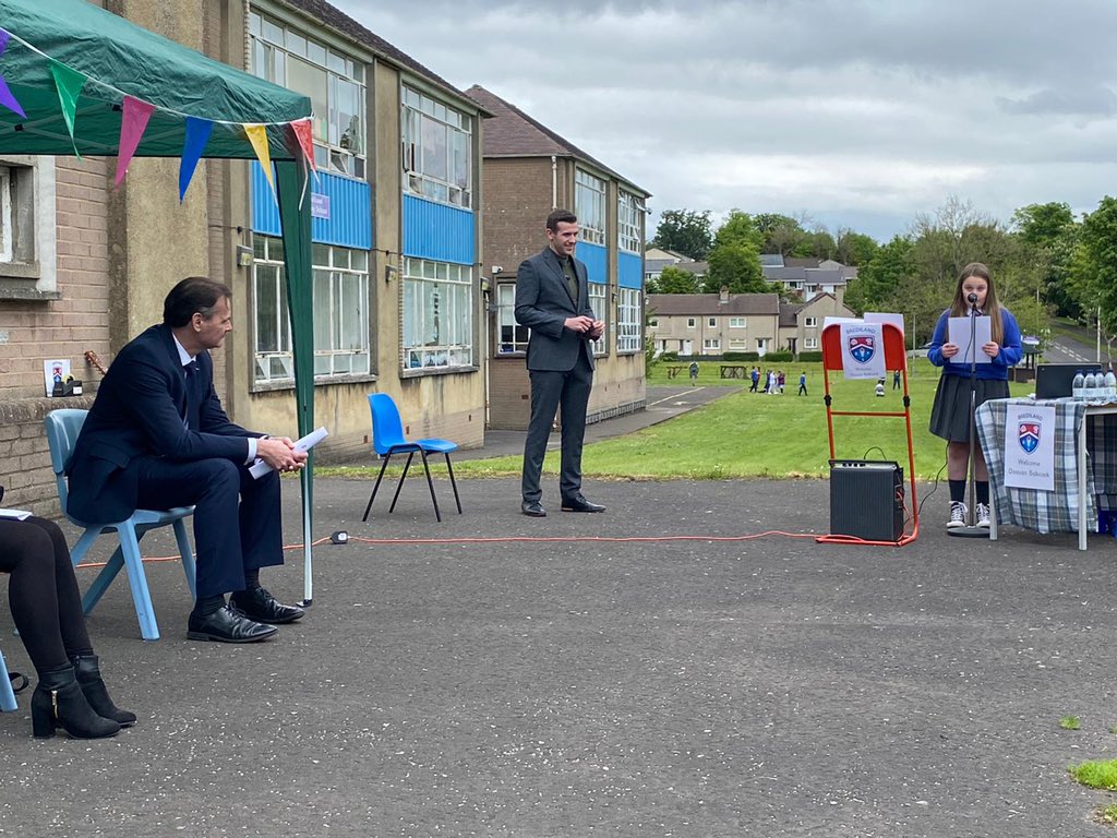 BredilandSchool's tweet photo. The CEO of Doosan Babcock, Andy Colquhoun, @doosan_babcock returned to Brediland today to present Eva (P6) with a brand new iPad. Eva won the nationwide ‘Future of Engineering’ Essay Competition - an incredible achievement!👏 @STEMedscot @AttainRen @traceyrundell @gordonmckinlay https://t.co/HdRl2yPOiD