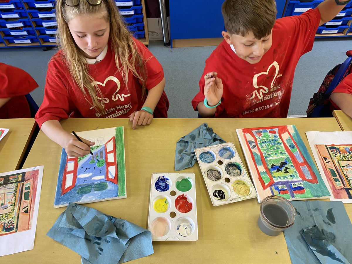 pinemartenclass's tweet photo. Our painting faces 💭😁 https://t.co/m9ylNgqjRf