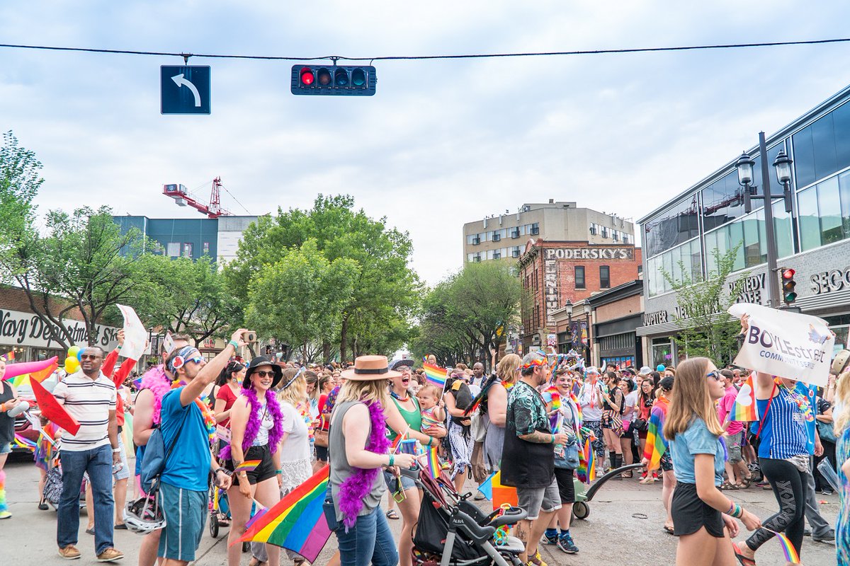 In Alberta, 10% of jobs are linked to tourism. Sport events, conventions, festivals, our food &amp; arts scene, museums, river valley &amp; access to the mountains are what makes #YEG pop and enhances our quality of life. #TourismCounts! Find out why: bit.ly/3c1sF3I #TourismWeek