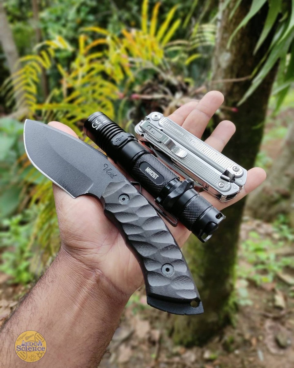 ManventureShop's tweet photo. If you're looking for a powerful tactical torch, that looks just about like this one, you could easily go with the Nitecore MH25GTS, which features even more lumens(1800) than this MH12GT(photo-discontinued)

💚Via @edcscience

#nitecore #camping #outdoors #tactical https://t.co/UEtImggQtU