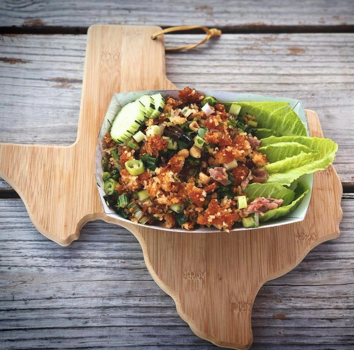 LocustCiderTX's tweet photo. Are you ready to @GetLaodDFW with us?! Come on over to the taproom today to enjoy some cider and delicious Southeast Asian cuisine, yummy! 🤩

#FortWorth #FoodTruck 

https://t.co/KICV4OLW0F https://t.co/x1943v5qer