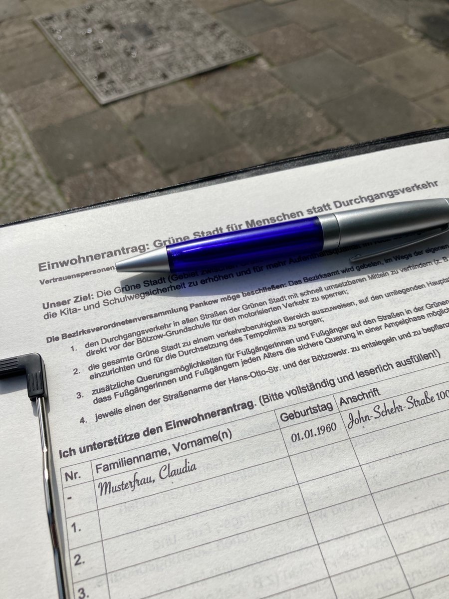 Wir haben heute am #TagderNachbarn die ersten Unterschriften gesammelt für Verkehrsberuhigung und #Kiezblock in der Grünen Stadt! ✍🏻

#Einwohnerantrag #Pankow