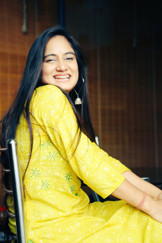 PragyaLive's tweet photo. मुस्कान ☺️🙈❤️ https://t.co/ZnpDLiCCTP