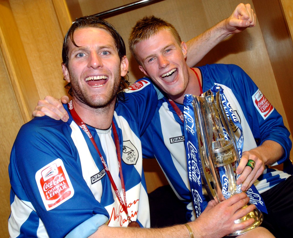 swfc's tweet photo. Best wishes to former Owl Chris Brunt as he announces his retirement from professional football. 🦉
Thanks for some great memories, Chris! 👏🔵⚪️
#swfc https://t.co/amCh3JGTR8