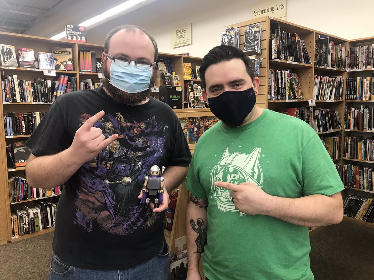TomesOfEvilPod's tweet photo. I got to meet up with @liugeaux from @RealityBreached and #Shellheads! And he brought me a little gift that may be a hint for a future TOMES OF EVIL https://t.co/x5jGMWlq05