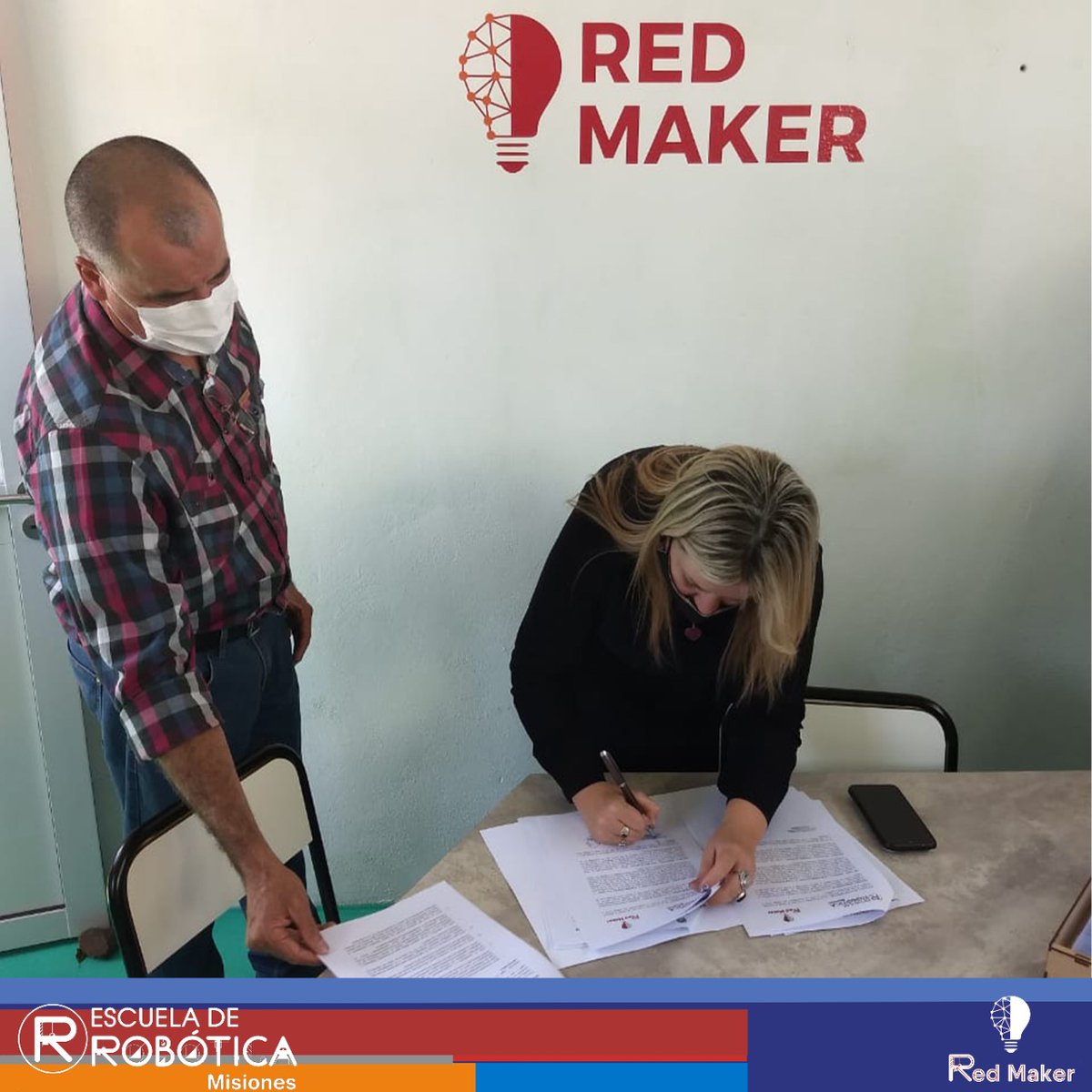 RedMakerMis's tweet photo. Con el objetivo de que cada municipio cuente con su Espacio Maker, la Directora de la #EscueladeRobótica, @ivisch junto al licenciado Mario Vialey Ministro de Ecología y Recursos Renovables, Mabel Cáceres intendente de Santo Pipo, @MaxRossiok https://t.co/vfIBPYYNRE