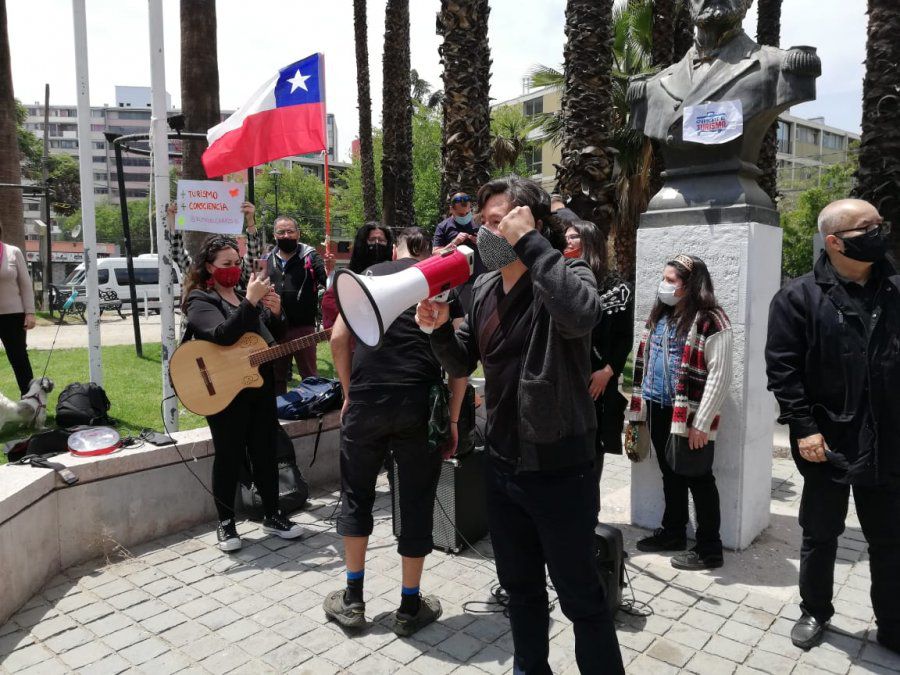 Gremios Turisticos de Chile acusan abandono del Gobierno y se organizan en una Multigremial Nacional. achitur.cl/gremios-turist…