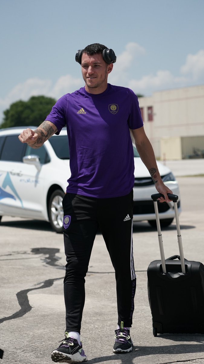 OrlandoCitySC's tweet photo. Jersey bound 🛫 

#VamosOrlando https://t.co/itrbzSaekw