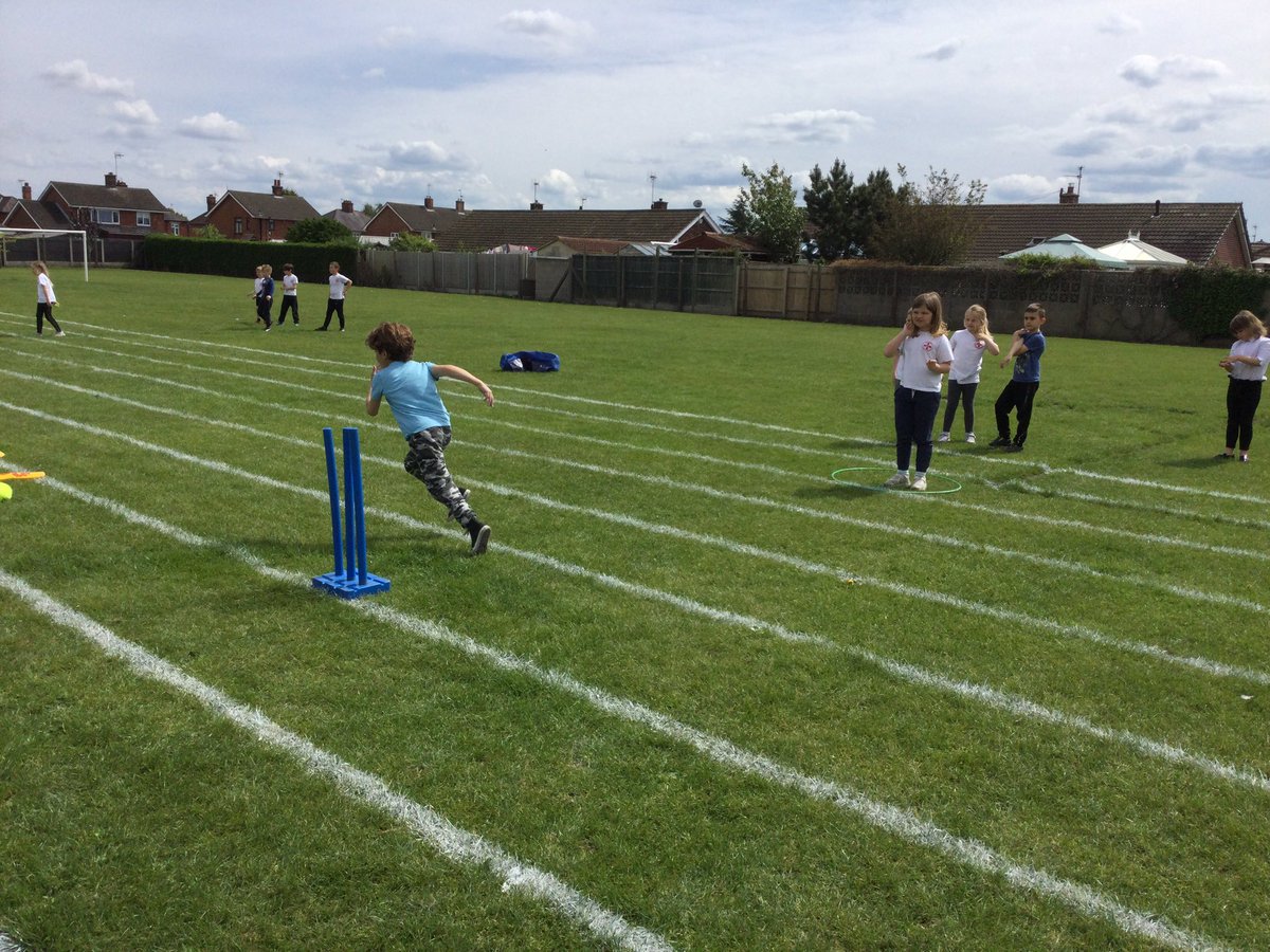 HTAClassWebster's tweet photo. We had a great end to the half term today - the sun came out for our final cricket session with Mr Robinson! #HTAPE https://t.co/oiRFkaz7dD