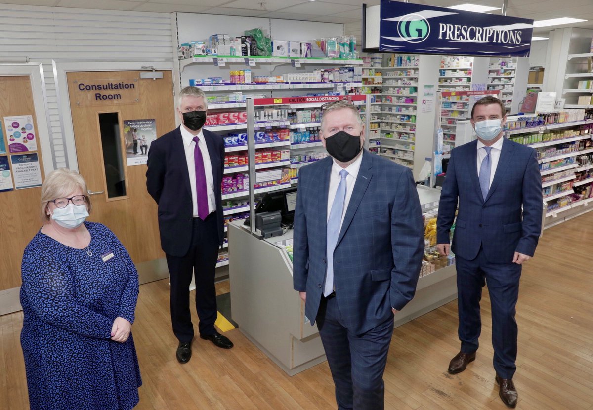 ggcompharmacyni's tweet photo. Great to have the new leader of the UUP @BeattieDoug at Gordon's Pharmacy Portadown today and for his recognition of the on-going, accessible &amp; important care provided by @LMcCau &amp; all other community pharmacists across NI in supporting patients and the HS @RobinSwannMoH https://t.co/AyRKomYSzA
