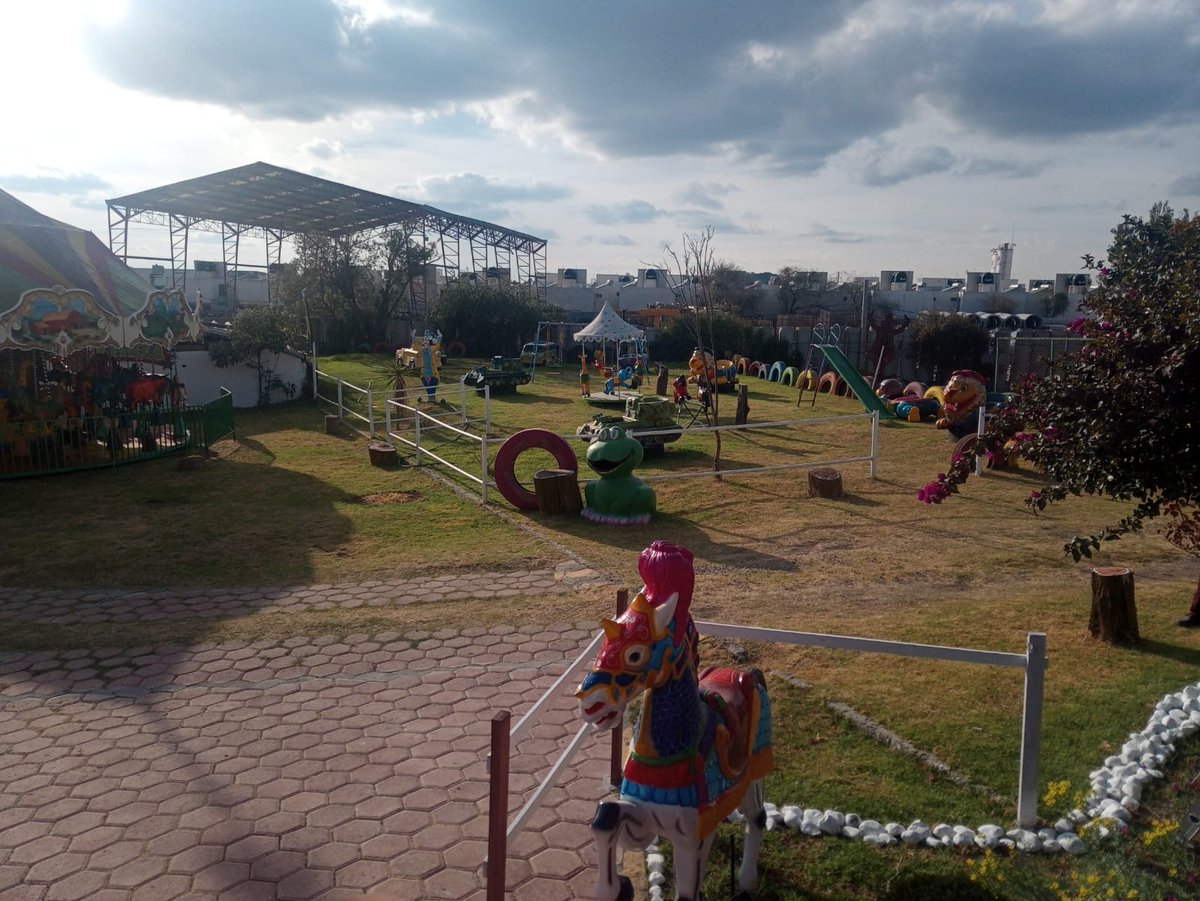 " LA PALAPA"
Realiza tu evento en un lugar bonito y seguro!
CONTAMOS CON:capilla, área de juegos infantiles y amplio estacionamiento.
Has tu apartado anticipado y obtener el 15%de descuento. 
Carretera federal Puebla Amozoc km 14.5 Col Las Animas Te esperamos..