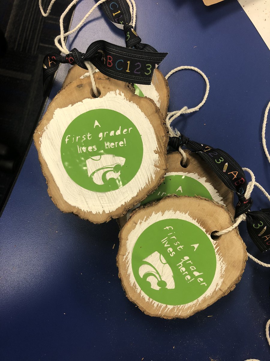 Dr. Danielle Courtemanche’s Class tweet media