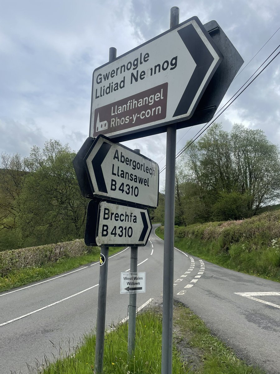 The Cambrian Mountains ❤️🏴󠁧󠁢󠁷󠁬󠁳󠁿⛰✨ tweet media