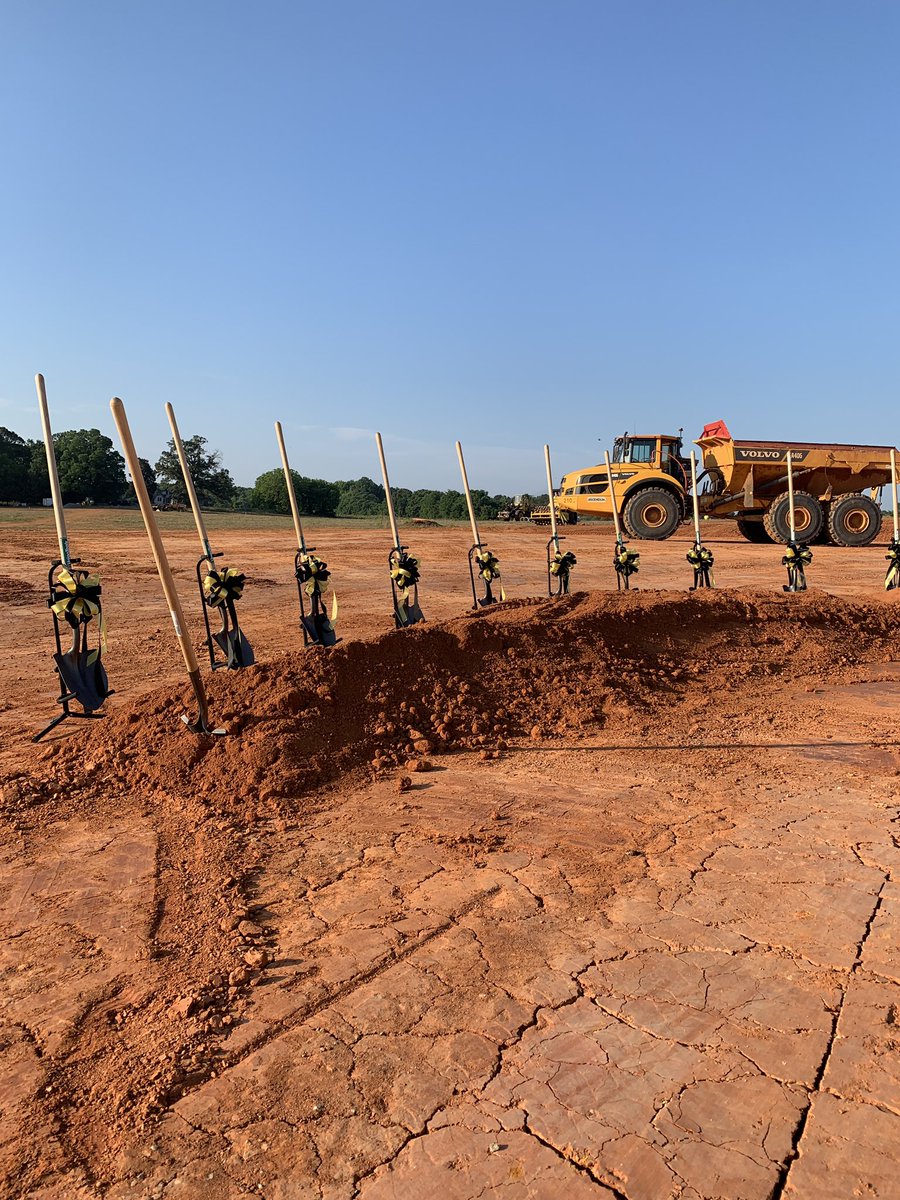 ABSSPublic's tweet photo. History in the making! 🚜🚧

Today we celebrated the groundbreaking of our new high school. This will be the first comprehensive high school since 1970, when Hugh M. Cummings High School was built. 

Thank you Alamance County for supporting the education bond! https://t.co/K5yv91JXNy