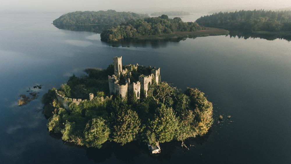 TourismIreland's tweet photo. GOOD news this evening for inbound tourism to Ireland. After a truly devastating time for our industry, Tourism Ireland welcomes today's announcement about the re-opening of travel 😀😀😀 Click here to read 👉 https://t.co/ok5zbdPthe https://t.co/Ip09DUlM2K