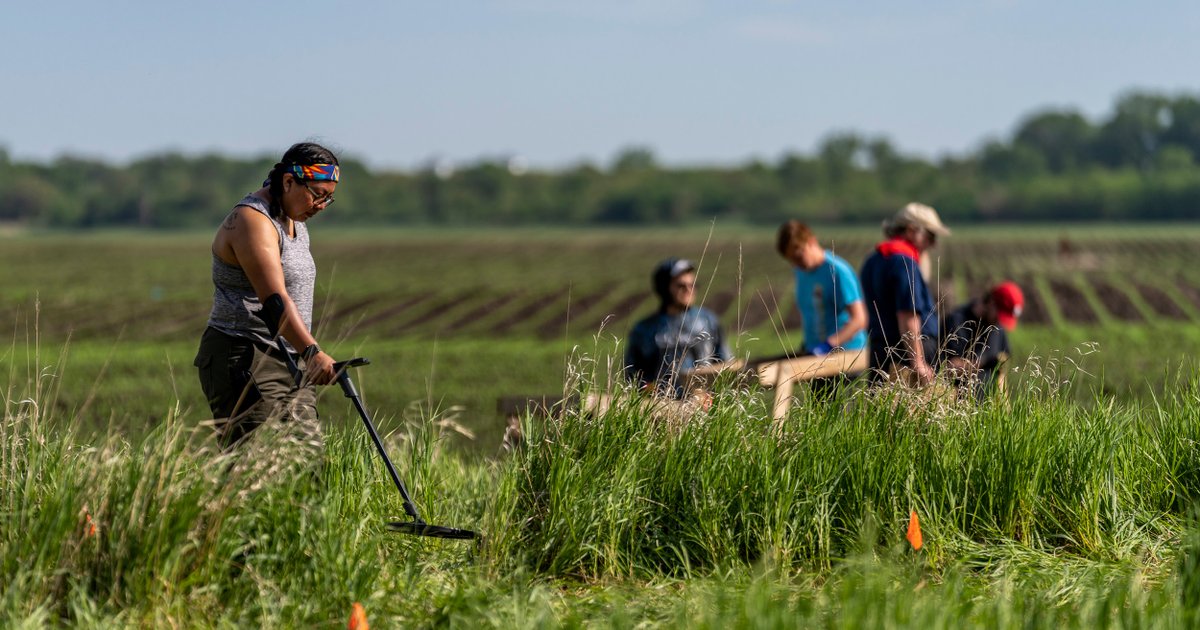 usd's tweet photo. It may be summer, but we're still digging research.
Students in the USD Department of Anthropology & Sociology are in the process of a month-long field school where they are surveying, excavating, recovering and processing artifactual materials. #USDResearch ๐พ #YoteLife https://t.co/8pCRWwhLcj