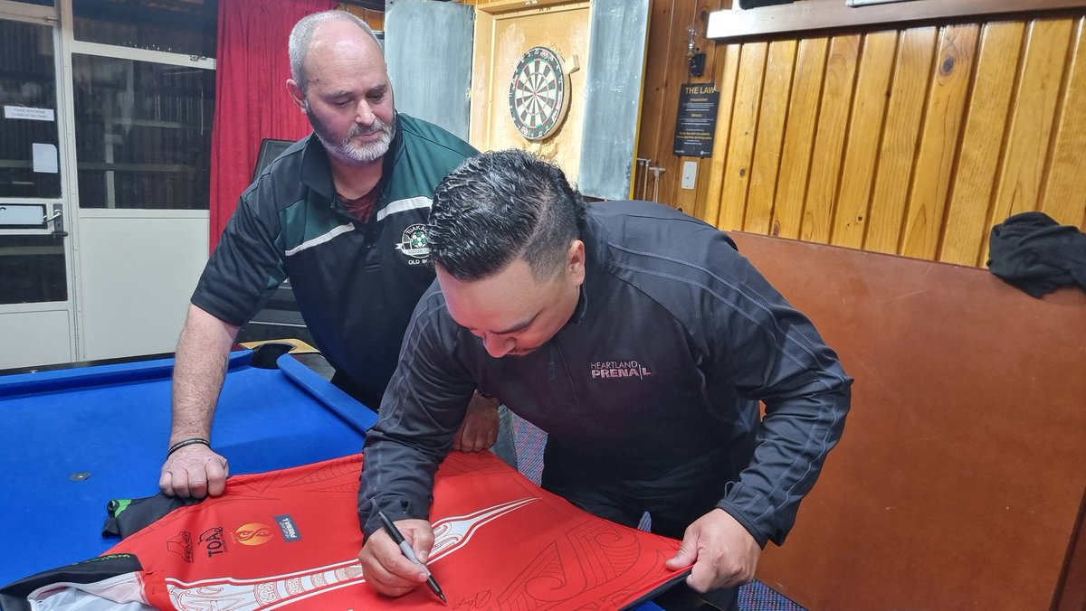 HaupaiPuha's tweet image. Humble feeling, giving back to the game as best as I can 🙌🏽👌🏽🔥

#hopesnz #thehopescollection #dartcommunity #expo #Makikihi #NewZealand