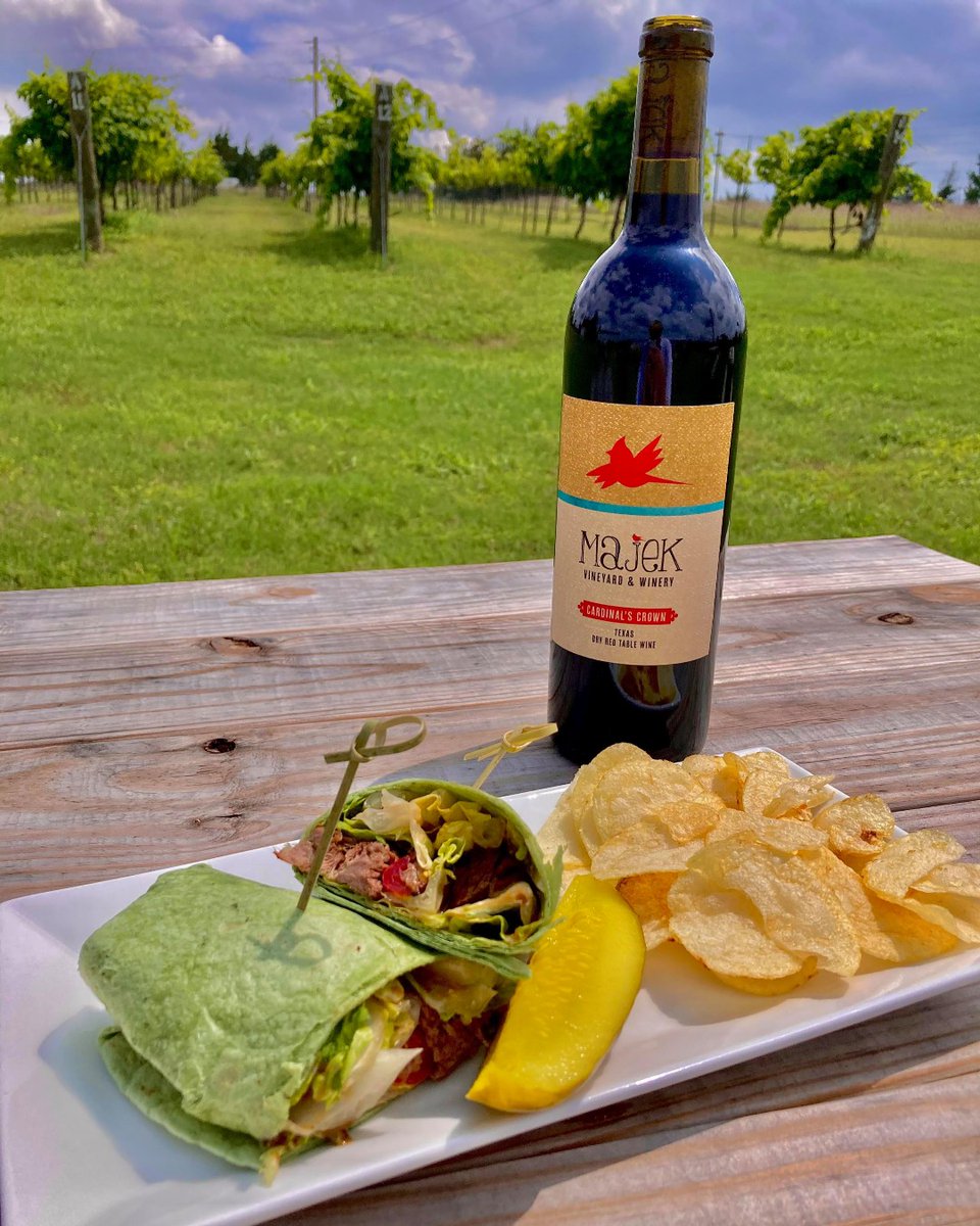 Majek Vineyard & Winery tweet media