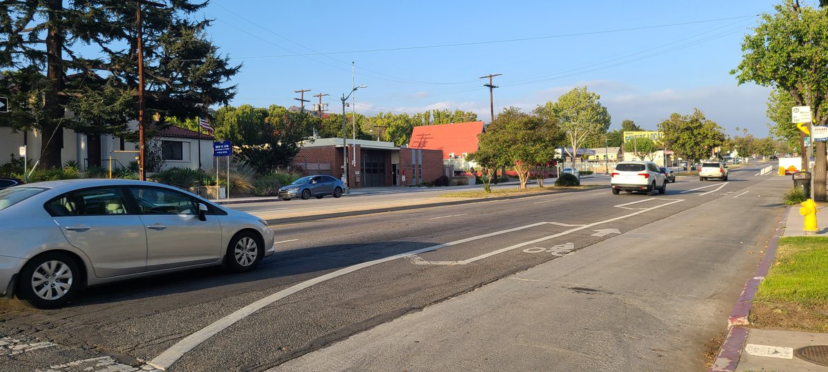 ERColoradoNOW's tweet photo. Along with the reclassification of our zoning in Eagle Rock, how will pedestrians handle the increased emissions from the idling vehicles? Do you think we can get people out of their cars & into the bus? #ColoradoBlvd #EagleRock #ClimateChange #pollution https://t.co/5B1HnX4Swn